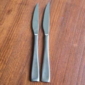 Oneida Moda Steak Knives Set of 2 Satin Stainless Steel Silver Contemporary